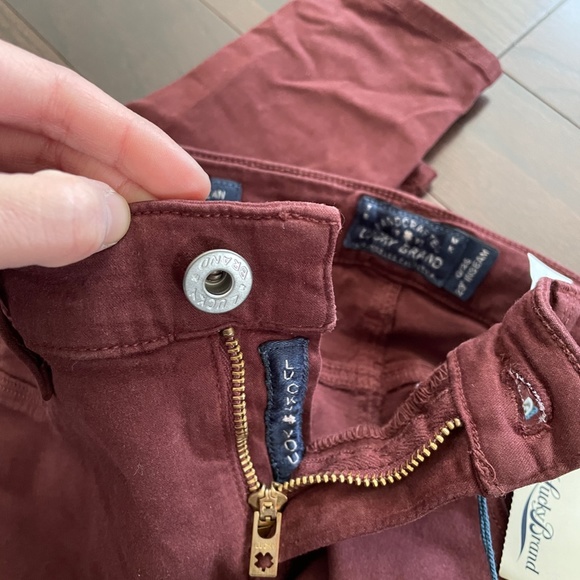 3 for $30 | Lucky Brand Brooke Legging Jeans in Burgundy - Picture 7 of 8